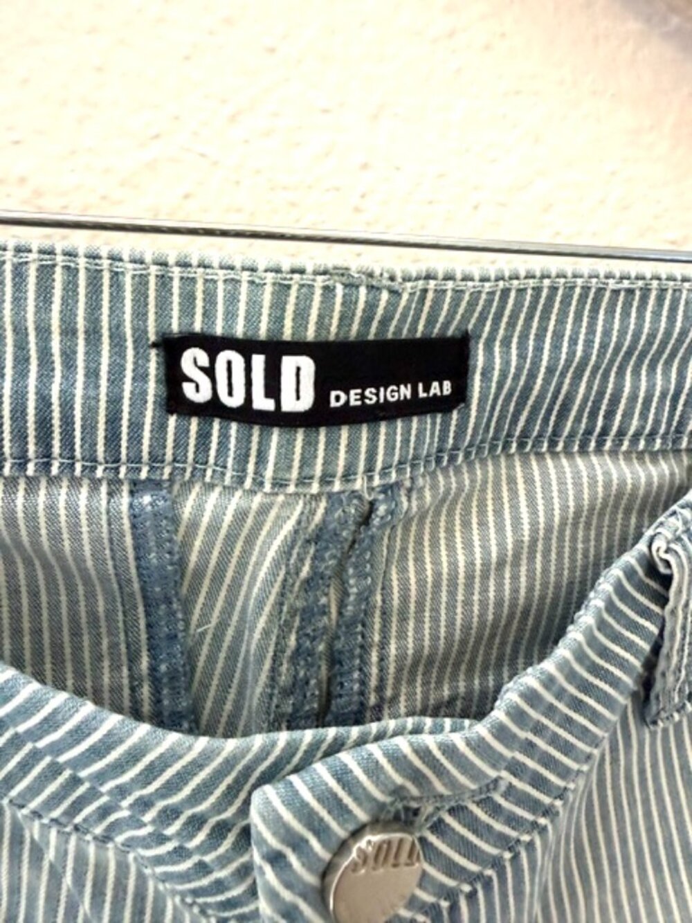 SOLD Design Lab Jeans - Picture 4 of 6